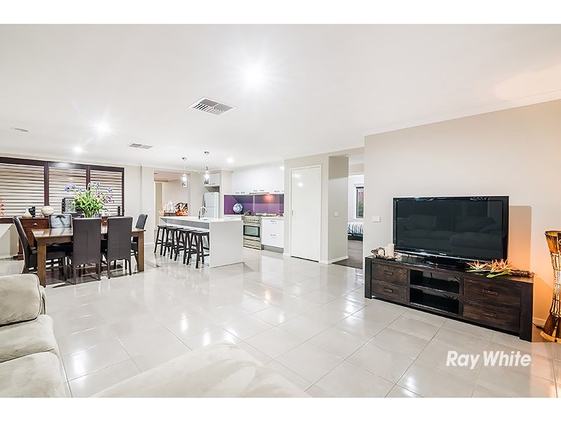 85 Atlas Drive, Cranbourne West VIC 3977