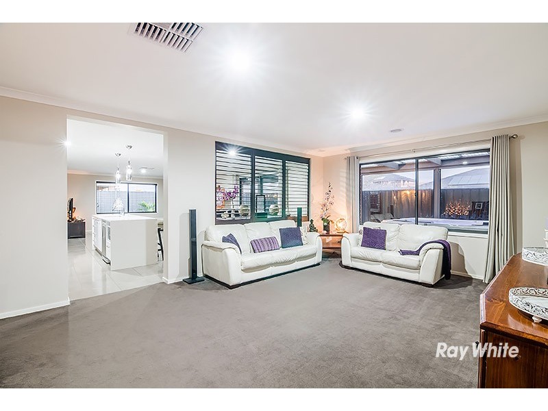 85 Atlas Drive, Cranbourne West VIC 3977