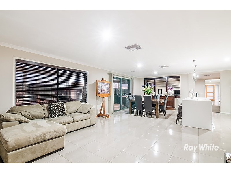 85 Atlas Drive, Cranbourne West VIC 3977