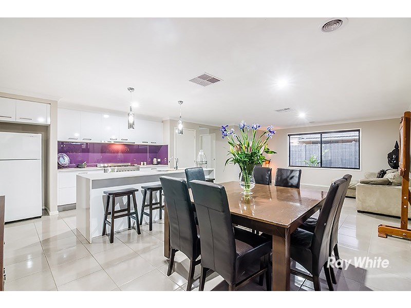 85 Atlas Drive, Cranbourne West VIC 3977