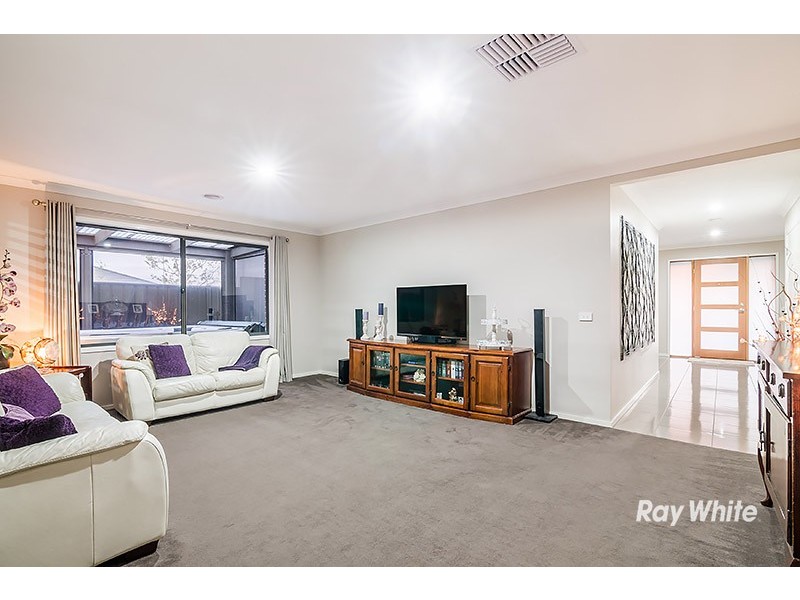 85 Atlas Drive, Cranbourne West VIC 3977
