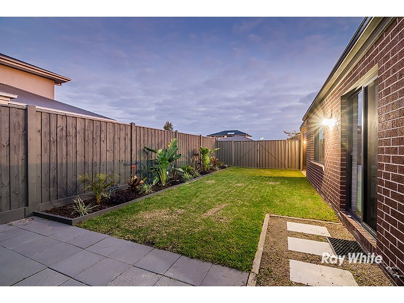 85 Atlas Drive, Cranbourne West VIC 3977