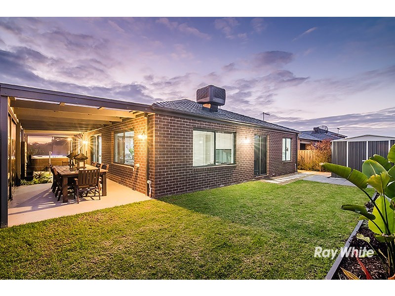 85 Atlas Drive, Cranbourne West VIC 3977