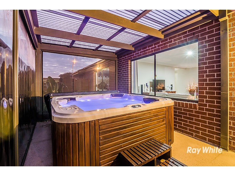 85 Atlas Drive, Cranbourne West VIC 3977