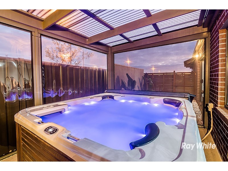 85 Atlas Drive, Cranbourne West VIC 3977