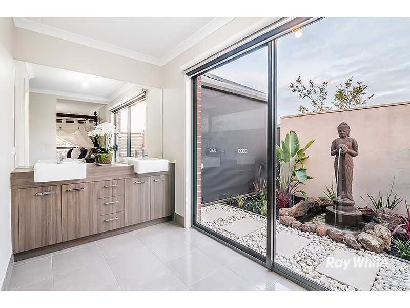 85 Atlas Drive, Cranbourne West VIC 3977