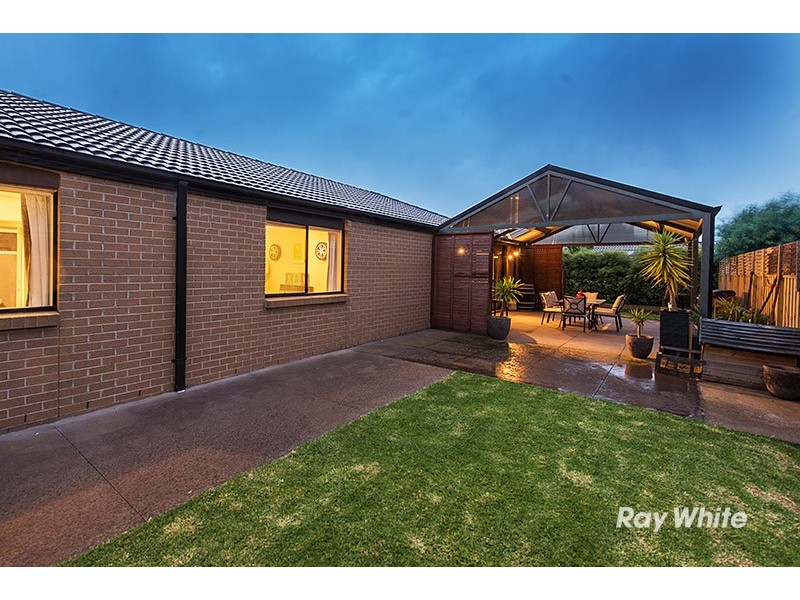 36 Flash Dan Drive, Cranbourne East VIC 3977