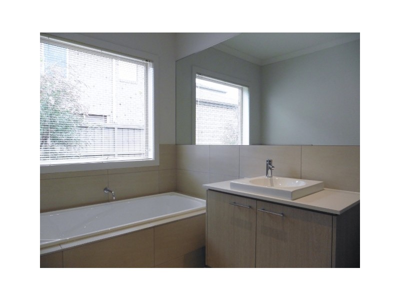 48 Flowerbloom Crescent, Clyde North VIC 3978