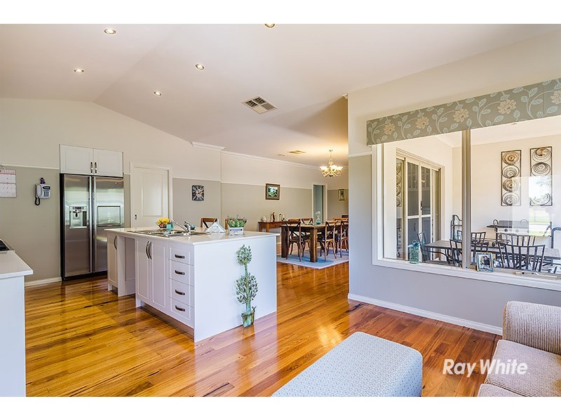 11 Fortuna Crescent, Cranbourne West VIC 3977