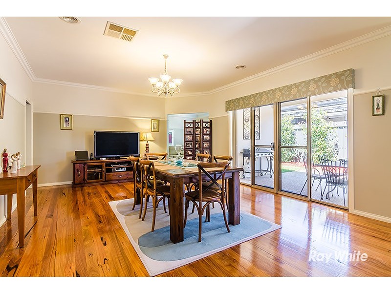 11 Fortuna Crescent, Cranbourne West VIC 3977