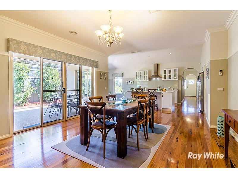 11 Fortuna Crescent, Cranbourne West VIC 3977