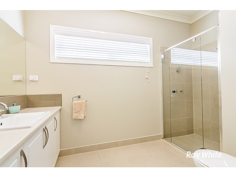 11 Fortuna Crescent, Cranbourne West VIC 3977