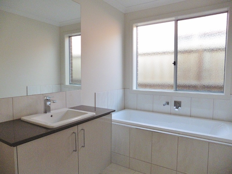 5 Limonium Crescent, Lyndhurst VIC 3975