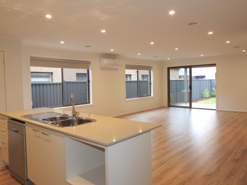 7 Almondbank Road, Cranbourne East VIC 3977