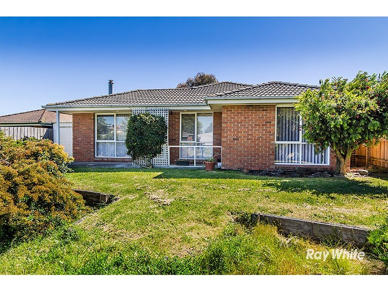 3 Godwin Crescent, Cranbourne North VIC 3977