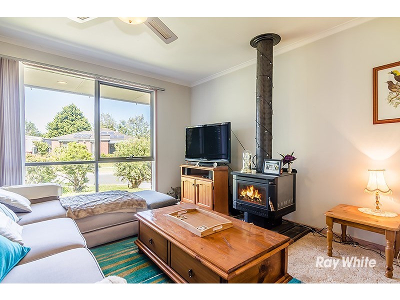 3 Godwin Crescent, Cranbourne North VIC 3977