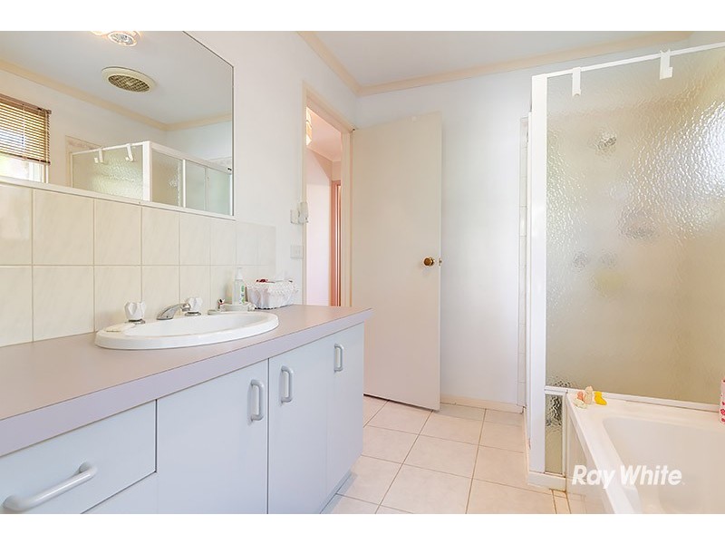 3 Godwin Crescent, Cranbourne North VIC 3977