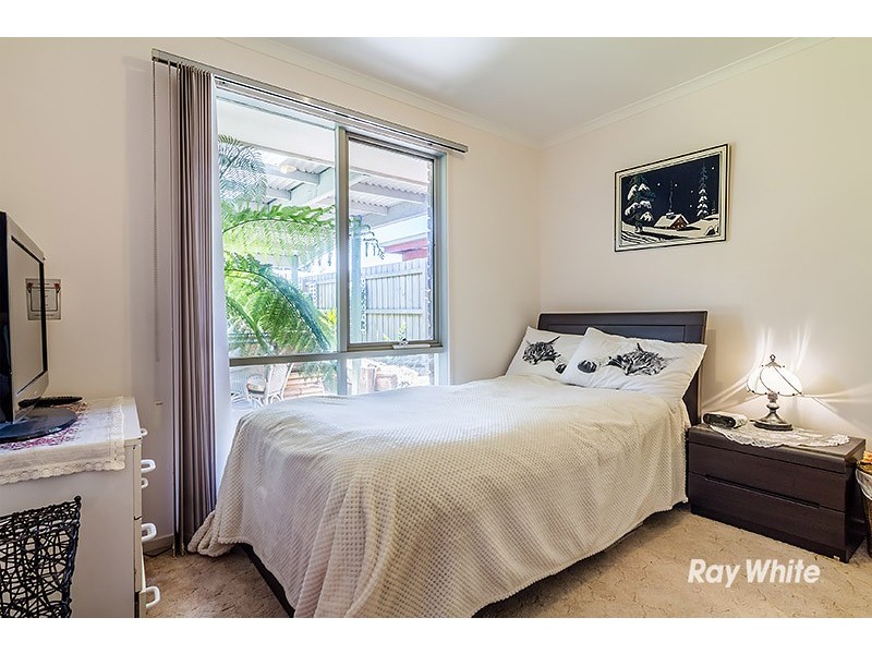 3 Godwin Crescent, Cranbourne North VIC 3977