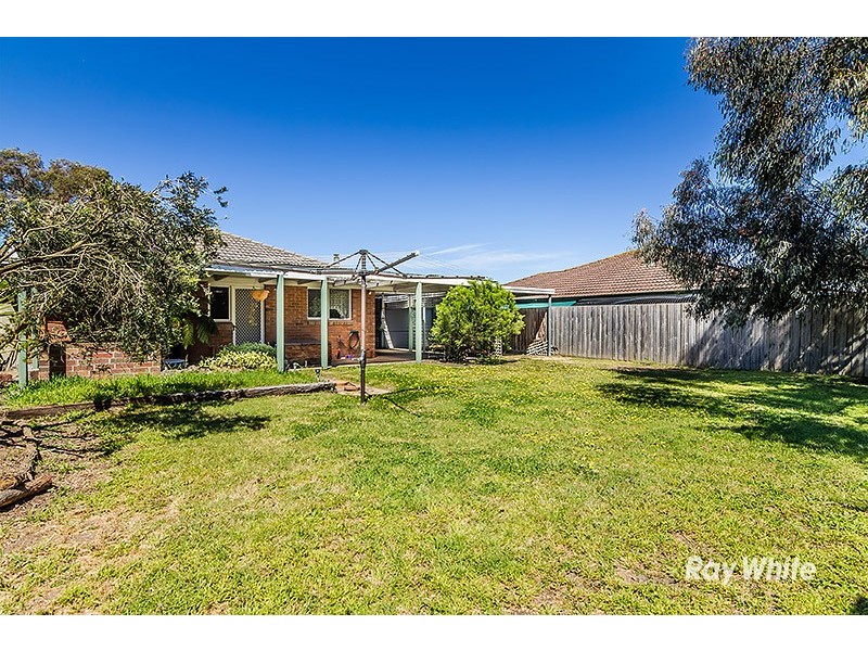 3 Godwin Crescent, Cranbourne North VIC 3977