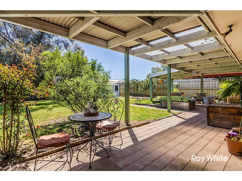 3 Godwin Crescent, Cranbourne North VIC 3977