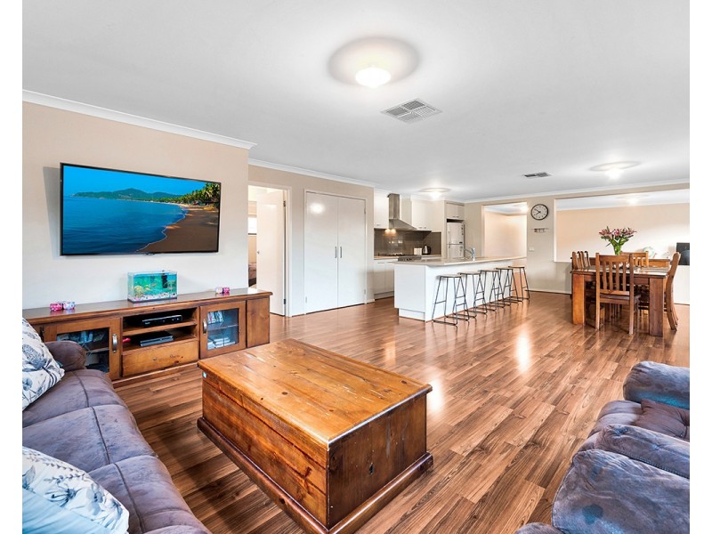 80 Glenelg Street, Clyde North VIC 3978