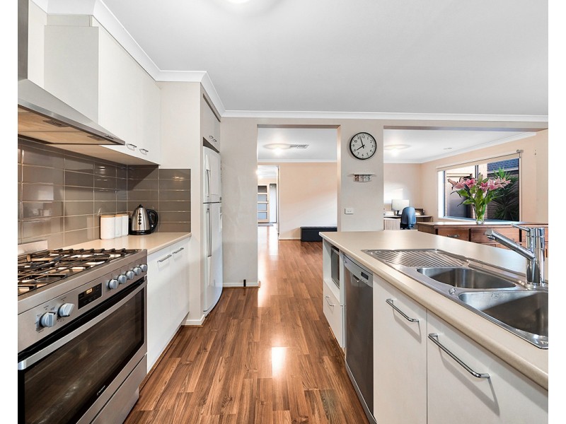 80 Glenelg Street, Clyde North VIC 3978