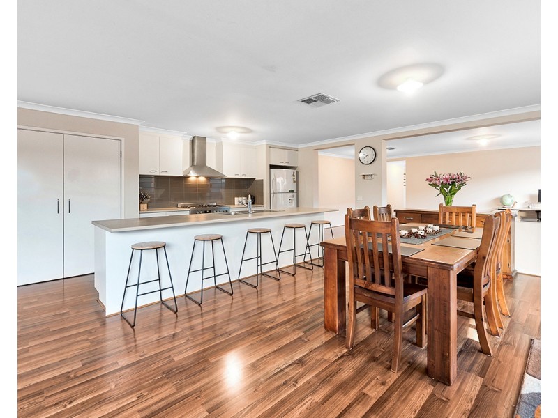 80 Glenelg Street, Clyde North VIC 3978