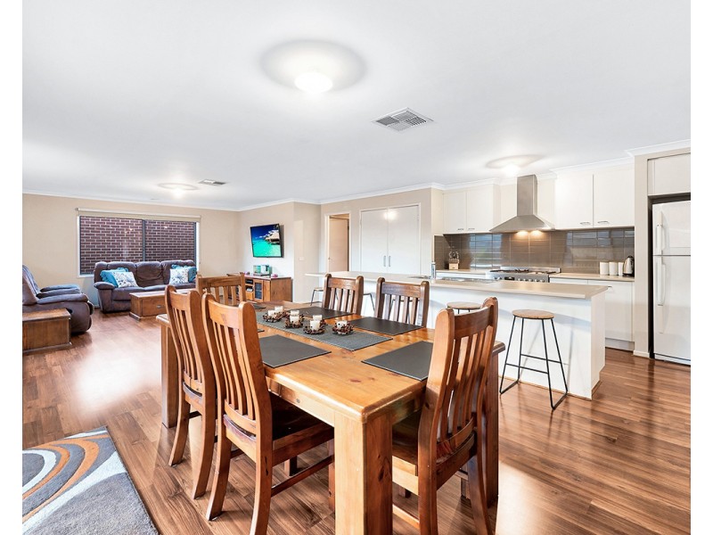 80 Glenelg Street, Clyde North VIC 3978