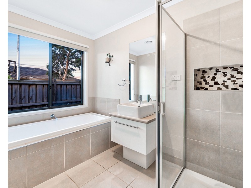 80 Glenelg Street, Clyde North VIC 3978