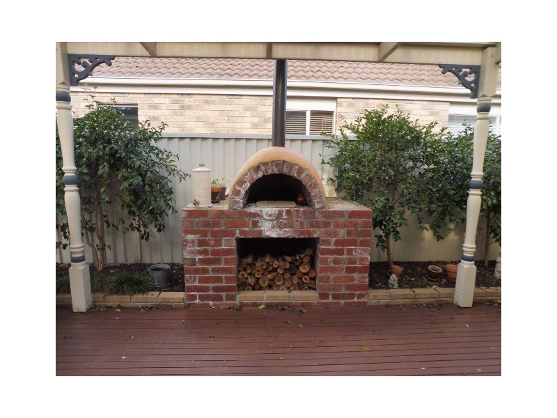 16 Latrobe Avenue, Pakenham VIC 3810