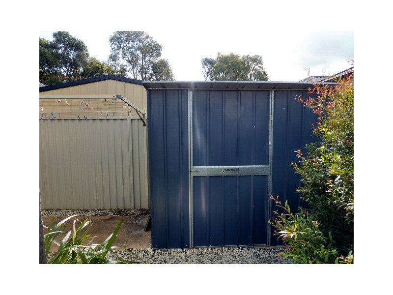 16 Latrobe Avenue, Pakenham VIC 3810