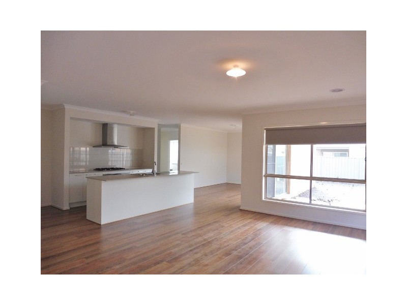 68 Nelson Street, Cranbourne East VIC 3977