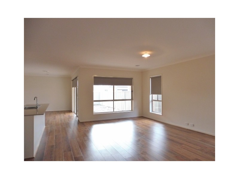 68 Nelson Street, Cranbourne East VIC 3977