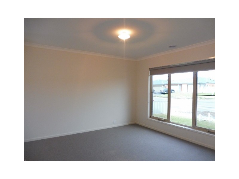 68 Nelson Street, Cranbourne East VIC 3977