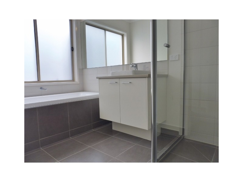 68 Nelson Street, Cranbourne East VIC 3977