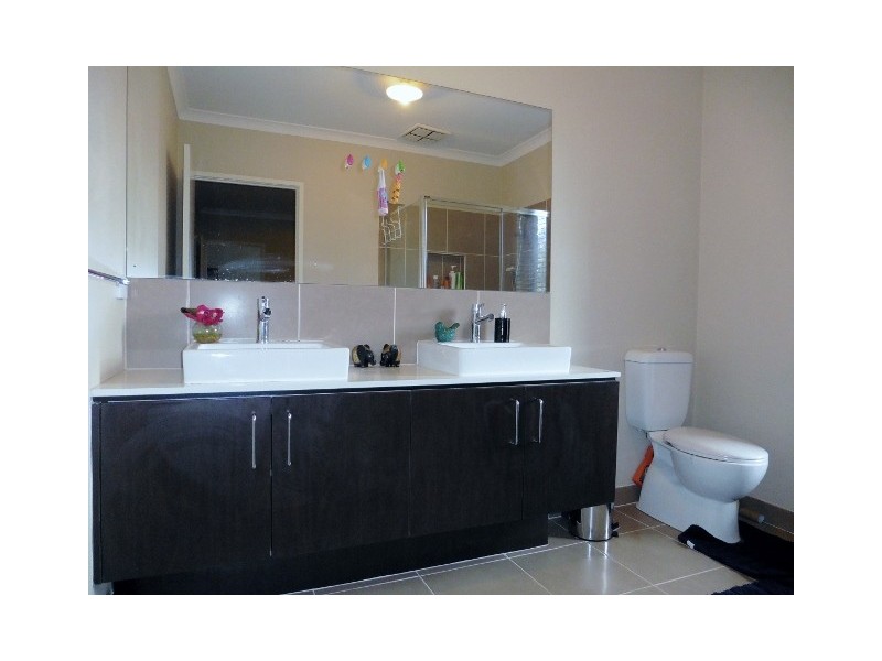 9 Livida Circuit, Lyndhurst VIC 3975