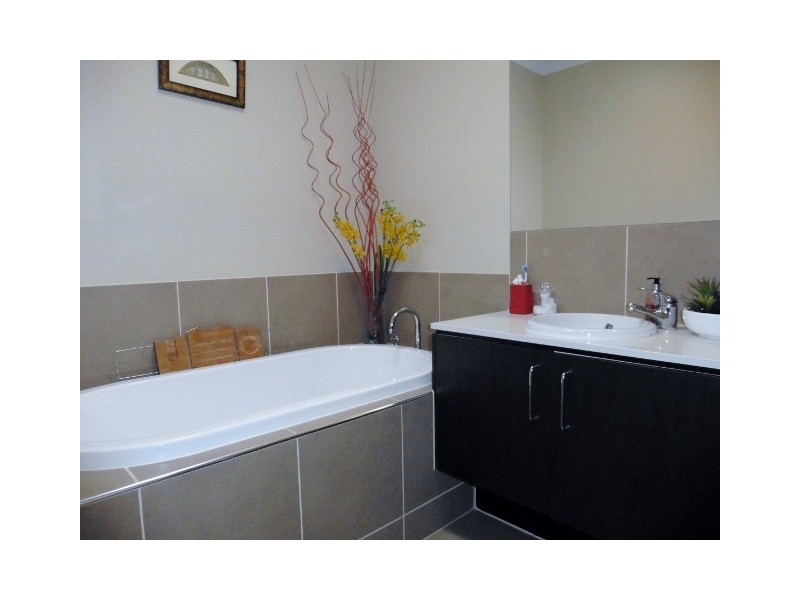 9 Livida Circuit, Lyndhurst VIC 3975