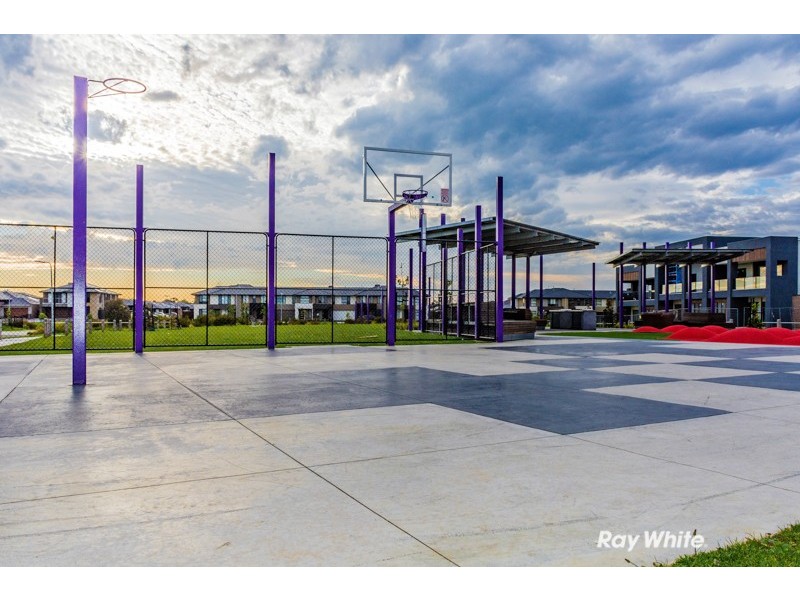 13 Rhinelander Close, Clyde North VIC 3978