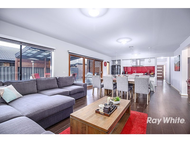 42 Asteria Crescent, Cranbourne West VIC 3977