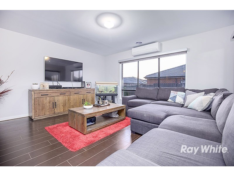 42 Asteria Crescent, Cranbourne West VIC 3977