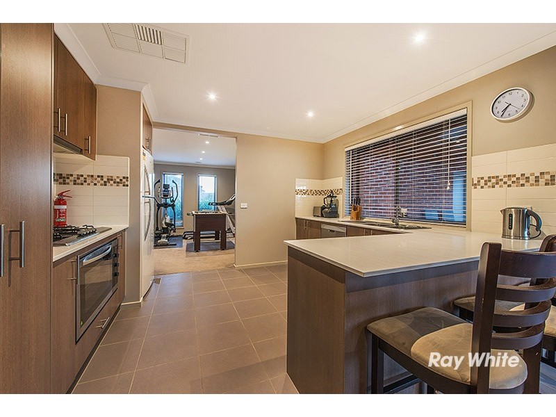 4 Rocky Street, Cranbourne East VIC 3977