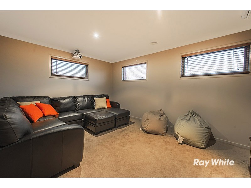 4 Rocky Street, Cranbourne East VIC 3977