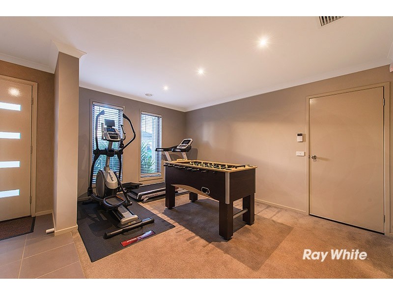 4 Rocky Street, Cranbourne East VIC 3977