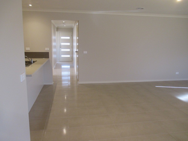 60 Genevieve Circuit, Cranbourne East VIC 3977