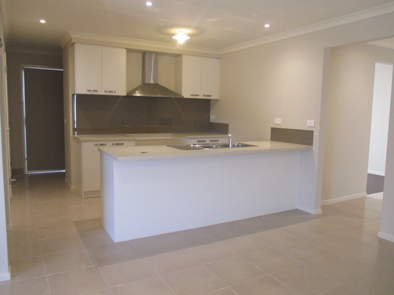 60 Genevieve Circuit, Cranbourne East VIC 3977