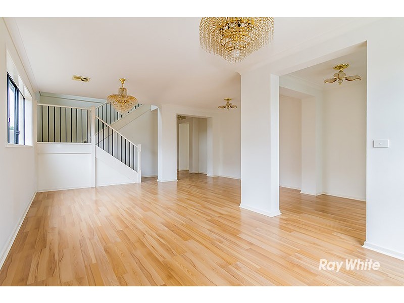 6 Blue Peppermint Court, Lyndhurst VIC 3975