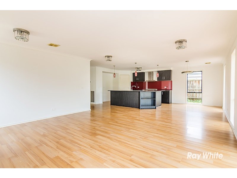 6 Blue Peppermint Court, Lyndhurst VIC 3975