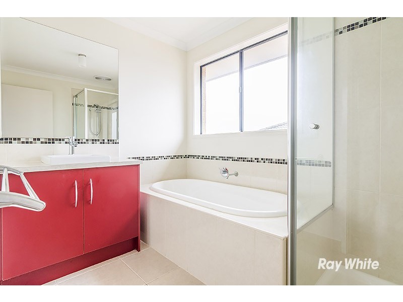 6 Blue Peppermint Court, Lyndhurst VIC 3975