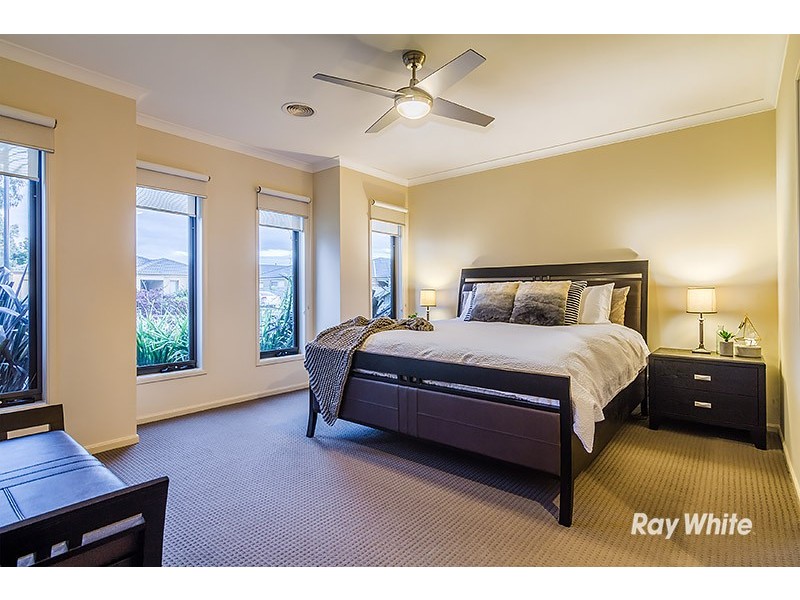 5 Brockman Street, Cranbourne East VIC 3977