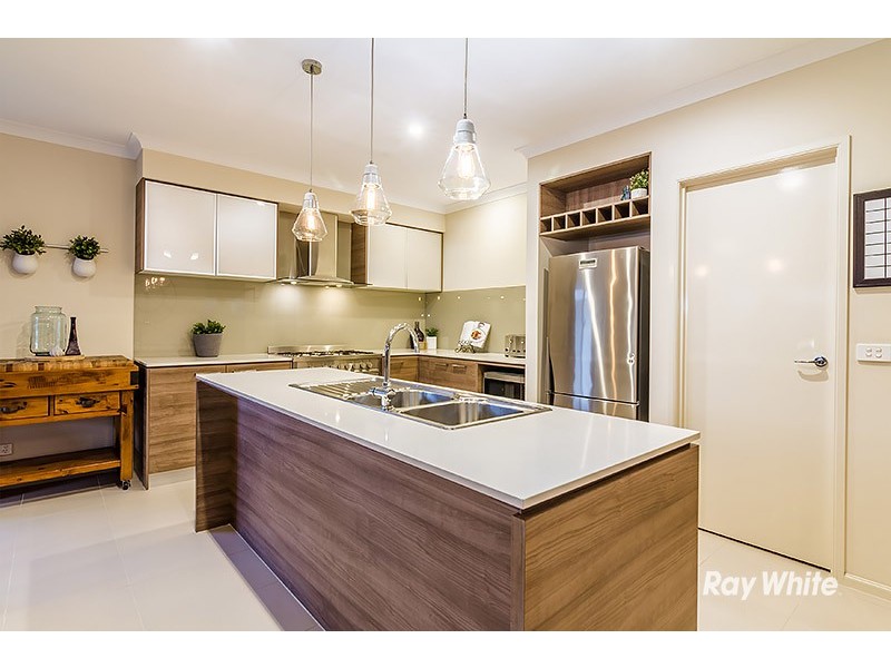 5 Brockman Street, Cranbourne East VIC 3977